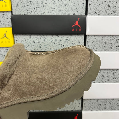 UGG Platform Low-Cut Snow Boots