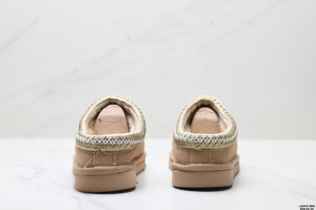 UGG Tazz Snow Boots